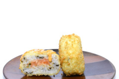 Produit Crispy Onigiri Tartare Saumon,furikake épicés (2 pièces)