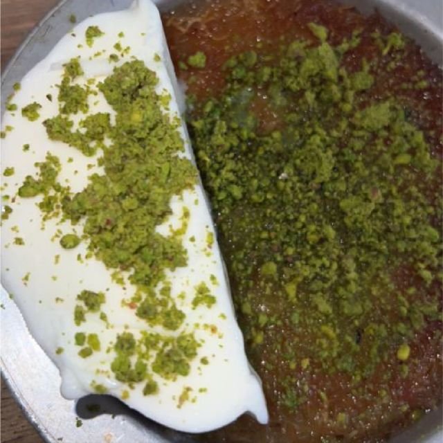 Kunefe avec glace turc