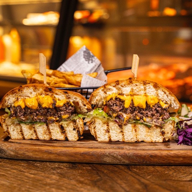 Classic Cheeseburger